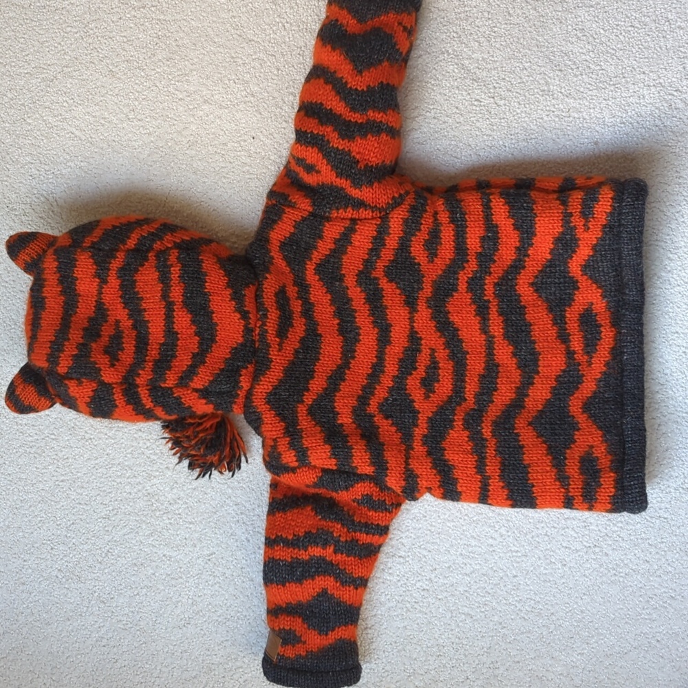 100% wool jacket with animal theme - Picture 7 of 14
